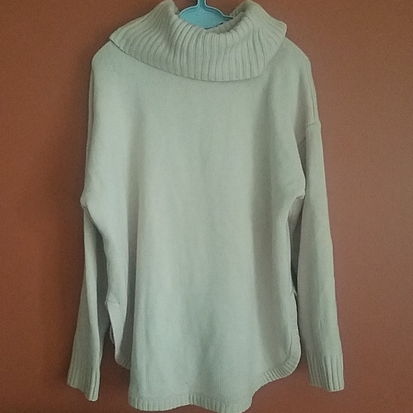 New York & Company sweater - Picture 3 of 3